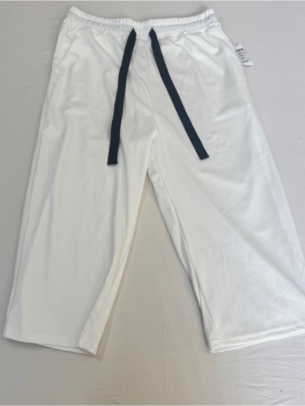 Kohl's White Pull-On Sweatpants with Drawstring Wide Leg Capri